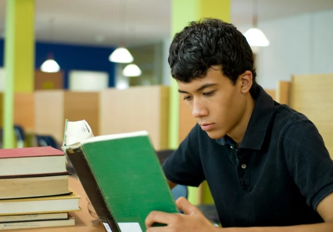 Huiswerkbegeleiding voor 16-18-jarigen